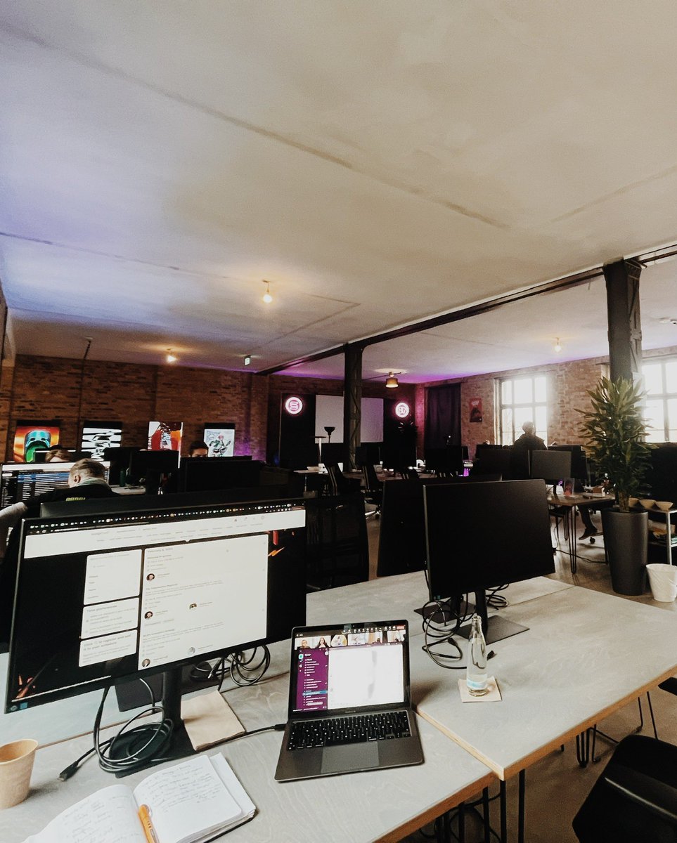 __schaefer__'s tweet photo. Ending the week with style. Co-Working at @w3_fund Hub in Berlin-Kreuzberg for @fansea_io x checking the GrizzlyThon by @solana 
#SolanaBerlin https://t.co/0234voxsh2