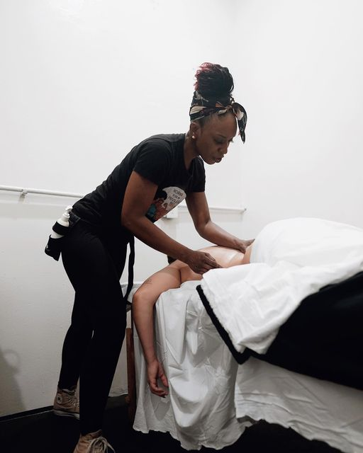 Hello AUGUST!👋🏼
Recovery is super important in the workout process. Not only does it help you avoid all of those negative side effects, but when those micro-tears heal, your muscles grow.