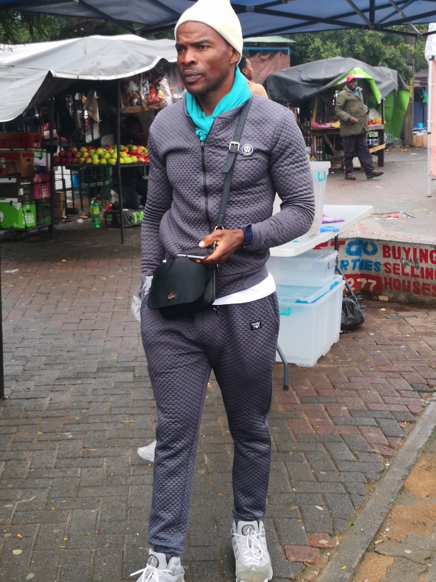 Con2Ex's tweet photo. I'm selling muffins and scones at the taxi rank in ivory Park ii, NOT VERY FAR FROM CENTURION https://t.co/y4Z50XIQz2