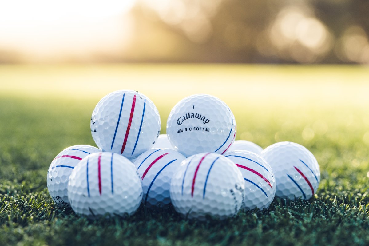 CallawayGolfEU's tweet photo. ⚠️ WARNING ⚠️ May result in 🗡 l👀ks from your opponents.
Triple Track Dagger lines are prominently featured on our new ERC Soft to help you find the correct alignment for every putt.
#Callaway | #ERCSoft https://t.co/SF8WJ1D3mS