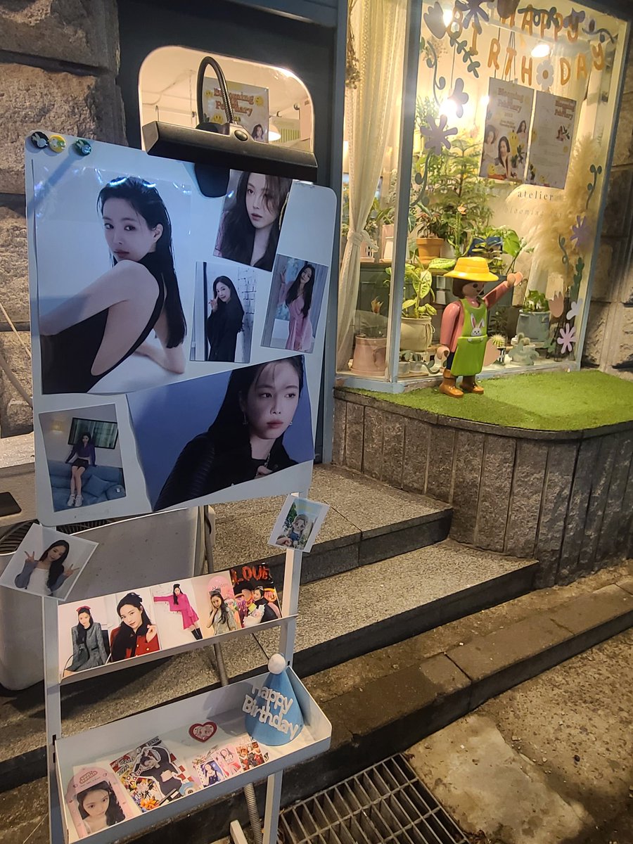 Only_Apink_Luv's tweet photo. 너무 이쁘고 잘 꾸며놓으셔서
너무너무 행복했습니다🥰🥰🥰
#Happy_Naeun_Day
#Blooming_in_February https://t.co/Tg1cwriQWF