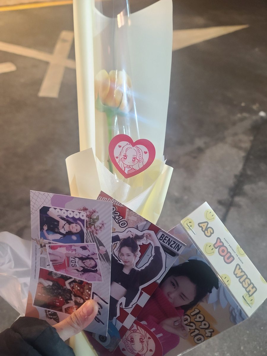 Only_Apink_Luv's tweet photo. 너무 이쁘고 잘 꾸며놓으셔서
너무너무 행복했습니다🥰🥰🥰
#Happy_Naeun_Day
#Blooming_in_February https://t.co/Tg1cwriQWF