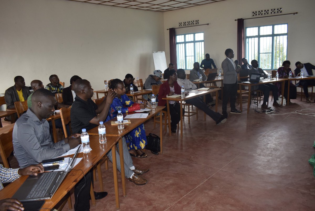 ChristopheUwiz's tweet photo. 1/2. In @Nyamagabe, #IPFG has launched a two-year project of "Improving adaptation capacities to tackle negative impacts of Climate Change through provision of Trainings, Agroforestry skills, materials and trees as well as water tanks. https://t.co/eytdBtOnLn