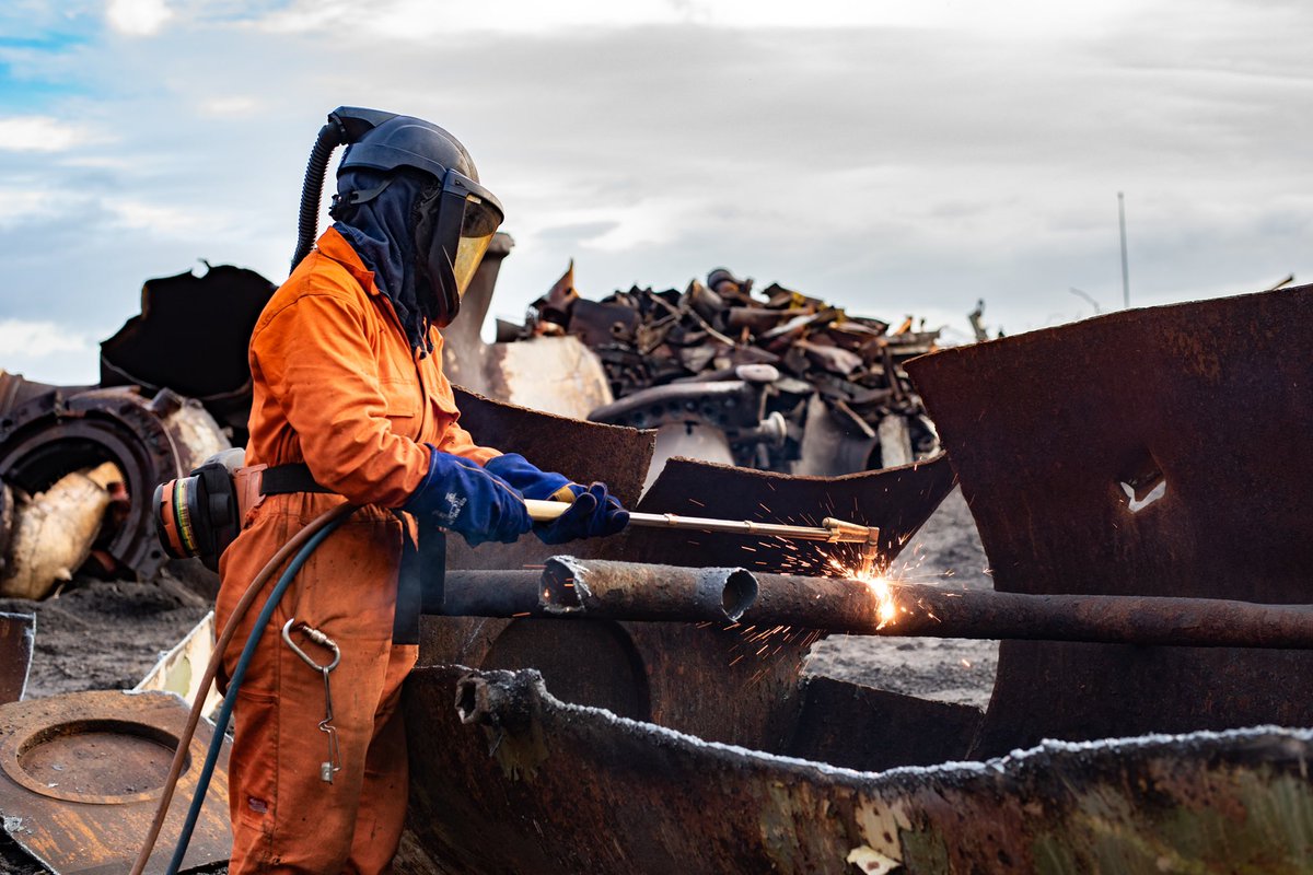 BrownandMason's tweet image. Kayleigh Gerrietty, Redcar Power Station, Yorkshire

‘I am never bored, I learn something new every single day and the team are so great to work with, they help me and I help them. I know that my efforts are valued’
 
#apprenticeweek #trailblazer #college #womanindemolition