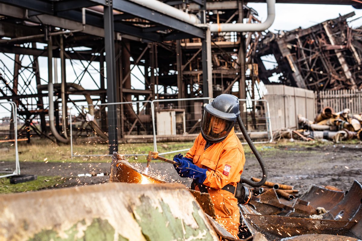 BrownandMason's tweet image. Kayleigh Gerrietty, Redcar Power Station, Yorkshire

‘I am never bored, I learn something new every single day and the team are so great to work with, they help me and I help them. I know that my efforts are valued’
 
#apprenticeweek #trailblazer #college #womanindemolition
