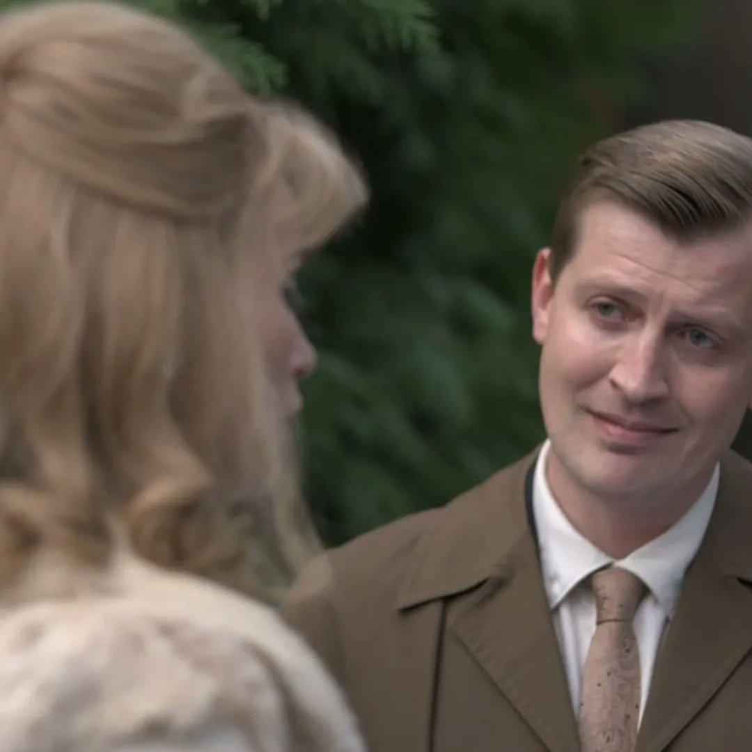 ChrisEverettAct's tweet photo. Well this smug looking fella here made the cut and his first TV credit is streaming right now on Sky Max Comedy and Now TV in the UK! Eeeeeeeeee #funnywoman https://t.co/HogryuhLkn