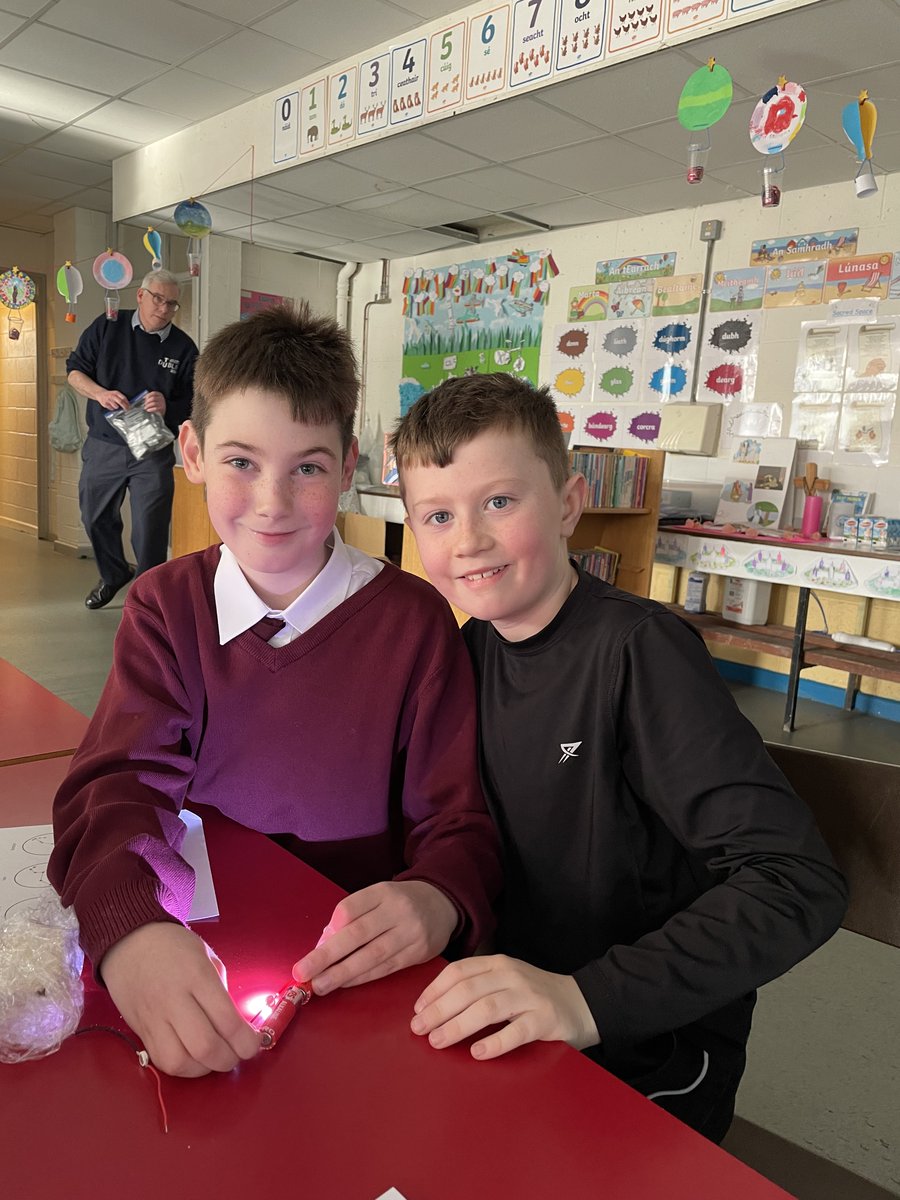 TUDublinCivEng's tweet photo. We had a fantastic day with the 4th class students from @SacredHeartD24 as they learned about the importance of astronomy and electronics for space exploration! These future STEM professionals made their own 🌟 projector as part of #STEM Try Five! #STEMeducation #Space https://t.co/OALMQEiyDP