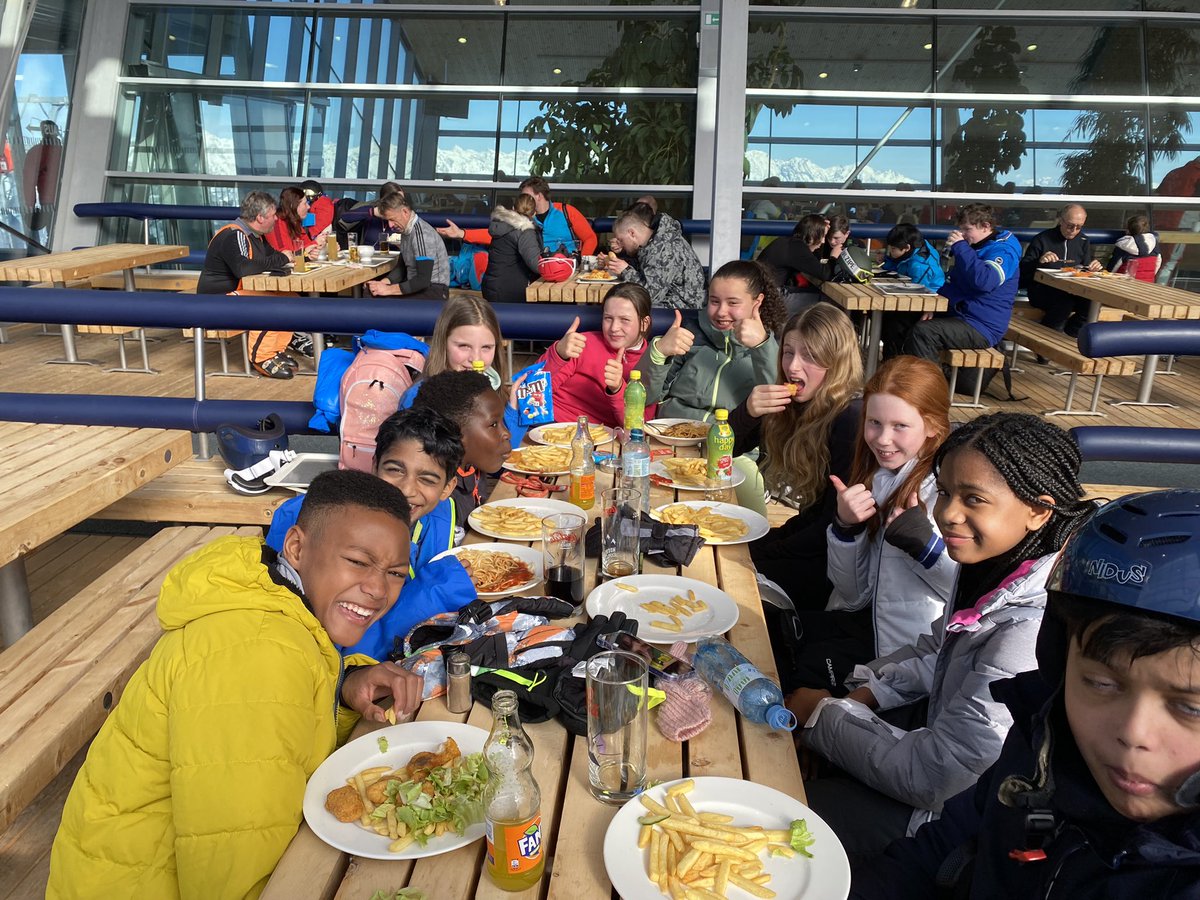 rrsski's tweet photo. Lunch @hoadlhaus https://t.co/2jO55CRRBm