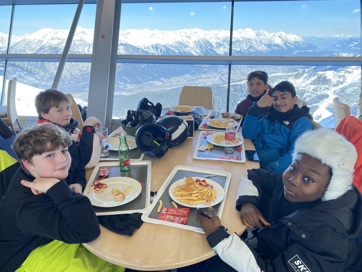 rrsski's tweet photo. Lunch @hoadlhaus https://t.co/2jO55CRRBm