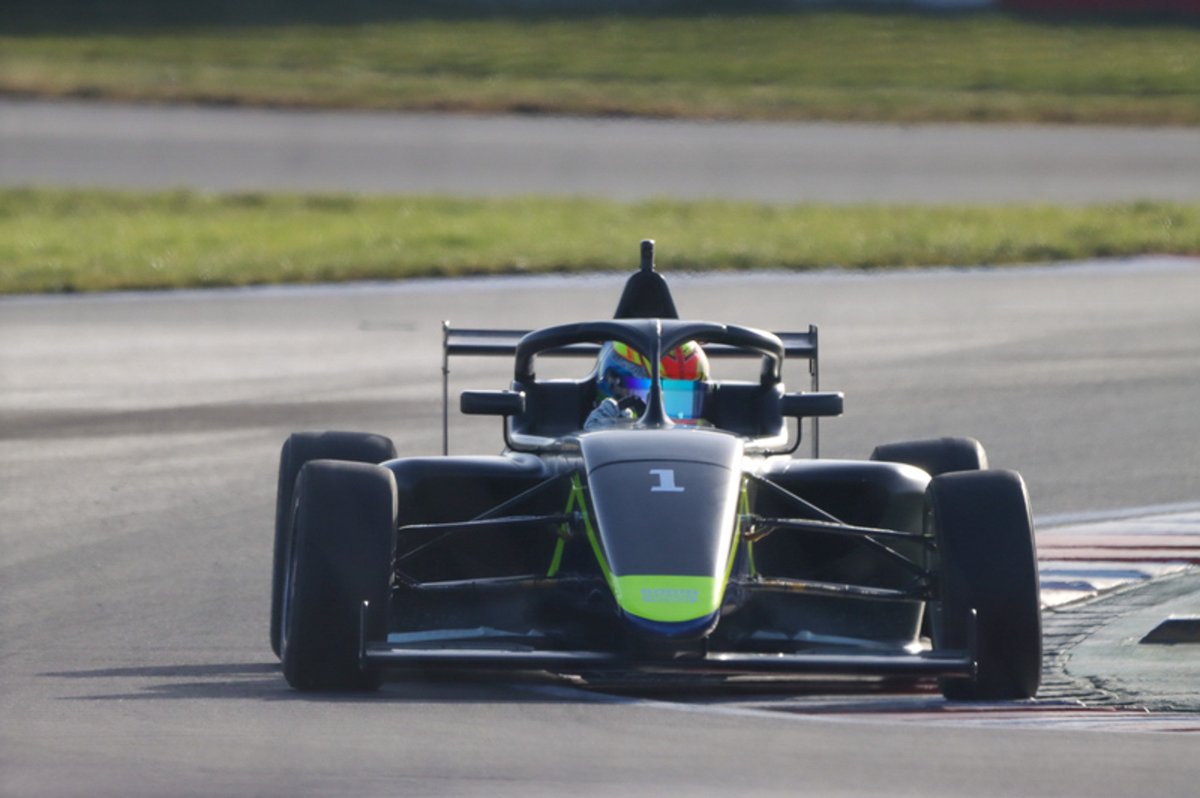 costacphoto_'s tweet image. #formulafriday 

a few @GB3Championship and @rokit @BritishF4