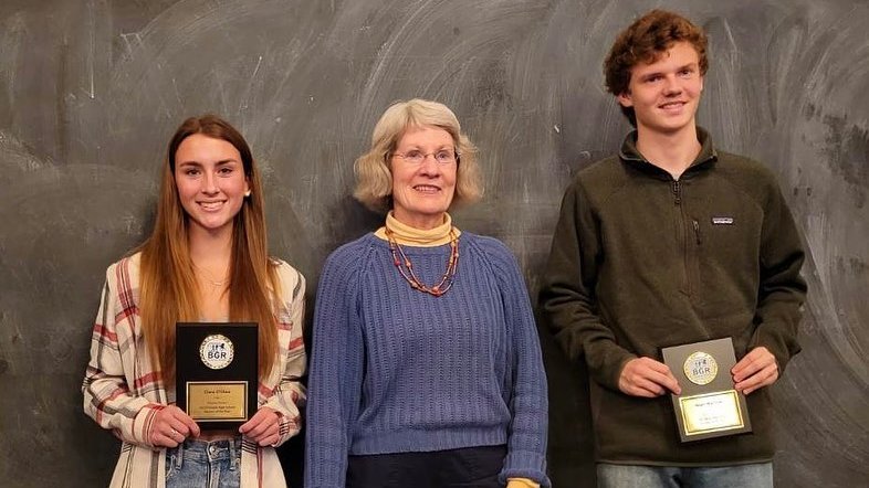 BGRunners's tweet image. Every year, Bluegrass Runners selects a male and female high school runner of the year. This year's winners are senior Ciara O'Shea of Madison Central, &amp;amp; sophomore Noah Mathews of Paul Laurence Dunbar. Congrats!