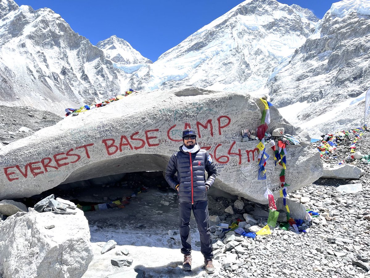 Everest Base Camp Trek 
.
.
#explorewithnsy #mountains #ebc #ebctrek #everest #everestbasecamp #everestbasecamptrek #mountaineering #lukla #lobuche #travel #explore #nepal #mountaineer #climbing #trekking #camping #picoftheday #nature #fitnessmodel