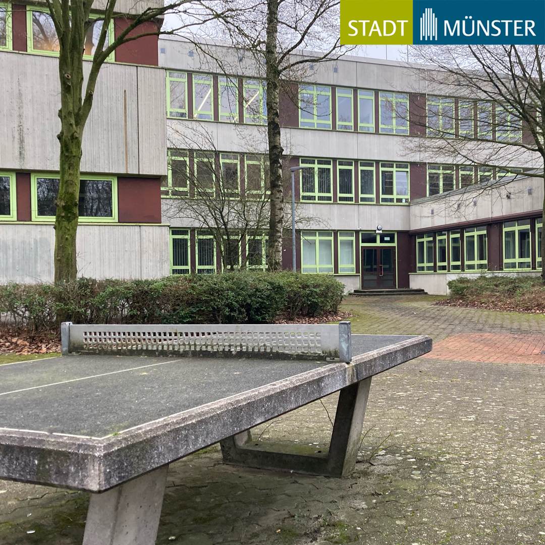 muenster_de's tweet image. Münster kämpft weiter um die Gesamtschule Roxel: Nach der Absage durch die Bezirksregierung empfiehlt die Verwaltung nach eingehender Prüfung des Ablehnungsbescheids dem Rat der Stadt, gegen die Entscheidung zu klagen. 
➡️ stadt-muenster.de/aktuelles/pm-d…