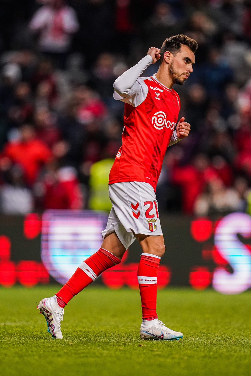 Estamos na meias finais ! Parabéns a todos <a href="/SCBragaOficial/">SC Braga</a> ⚔️🛡️