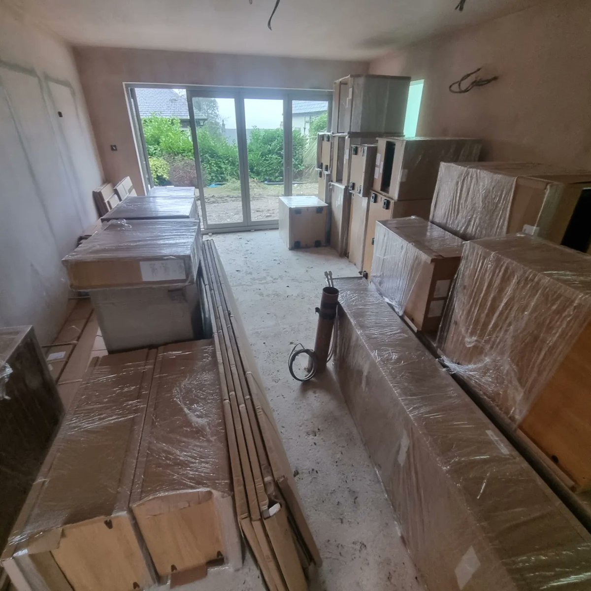 Delivery to Grange-over-sands today for The Kendal Kitchen Company.  Bit of a long steep drive! Couldn't resist some tastey food from Higginsons on the way back! 

dan@danthevanman.uk
01539751628

#kitchen #delivery #man #and #with #van #removals #company  #higginsonsofgrange