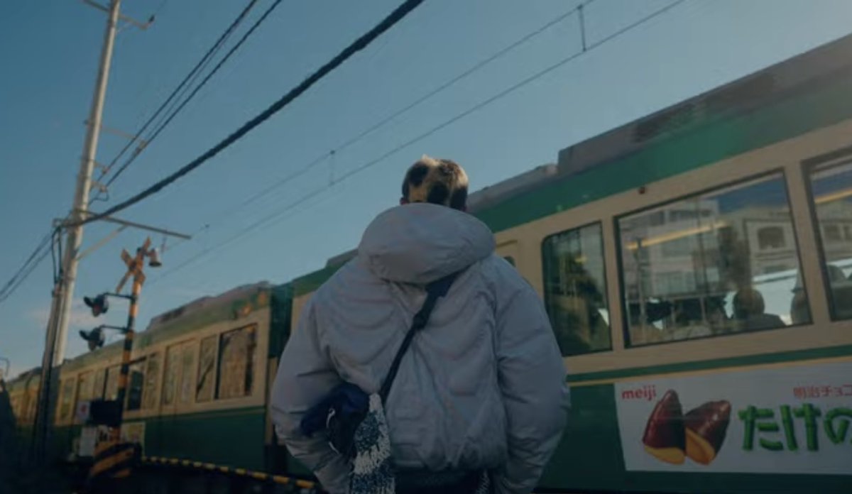 WarnerMusicPH's tweet photo. So naka ilang screenshots po tayo sa STRAYDOGS MV?! Lahat ang sarap gawing wallpaper ano po? #FELIP_STRAYDOGSmvOutNow https://t.co/LYGXLflnm2