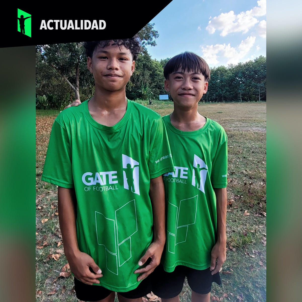 GateforChildren's tweet photo. 𝗔𝗼𝗻𝗴 𝘆 𝗔𝗻𝗱𝗮, de 14 y 13 años, forman parte de la primera generación de niños y niñas de #GateOfFootball.
👣Desde hace 4 años, estos alumnos del Colegio Baan Bangthon son parte de nuestro proyecto y continúan aprendiendo y disfrutando de su inmersión a la vida adulta. https://t.co/yHaSvQ42EI