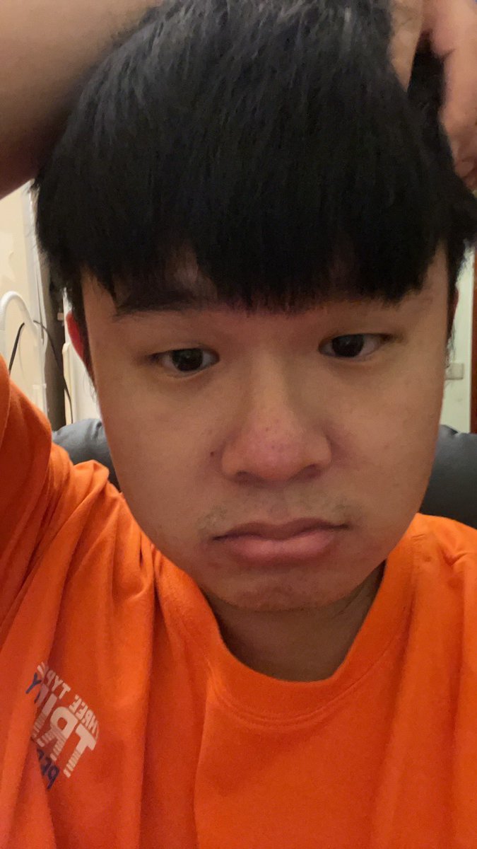 DamBurgeriel's tweet photo. 剪髮嗎？各位客官 https://t.co/sViKFpXwla
