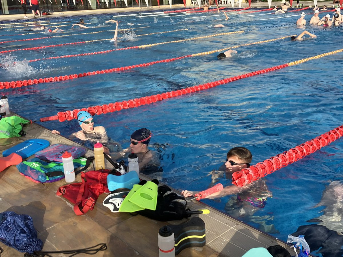 Sw_EngTalent's tweet image. Training in the sunshine in Dubai equals happy swimmers, happy coaches, happy staff. #raceprep #happyswimmersarefastswimmers #OADF #process @Swim_England