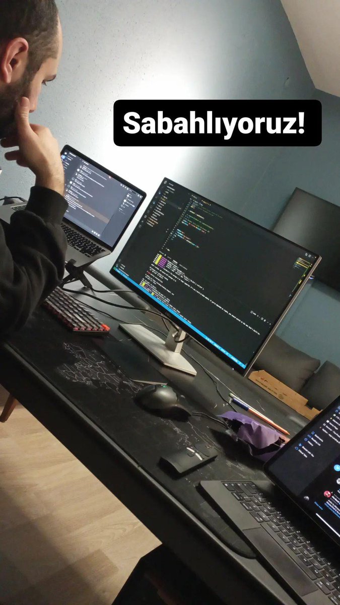 .<a href="/shenferhat/">Şen Ferhat</a> ile Majorist Blockchain Labs'de ekip ile teşvik ile bağış miktarını arttırmayı hedefleyen @MintForTurkey projesi üzerine çalışırken: