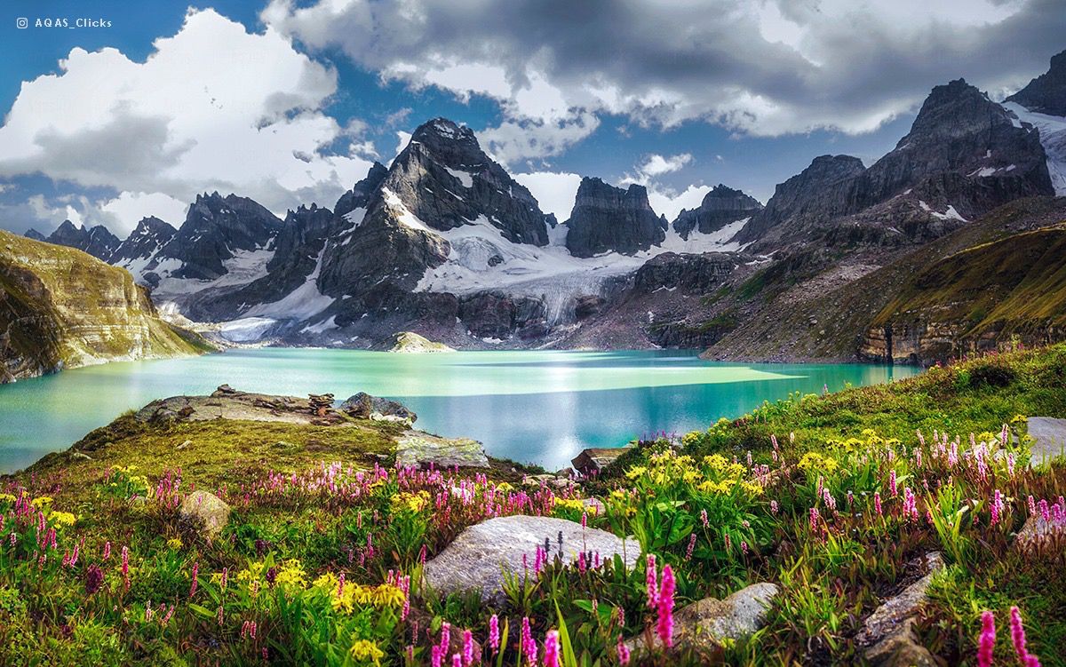 APlannersPak's tweet photo. Azad Kashmir's Chitta Katha Lake is an alpine lake Tourists can rent a jeep in Athmuqam. On Trekkers and hiker demand we setup a "Tourist tent village" at centre if biggest zone of lakes.. If you want to learn more visit our website
info@adventureplanners.net
#chittakattalake https://t.co/6lbD74V9PA