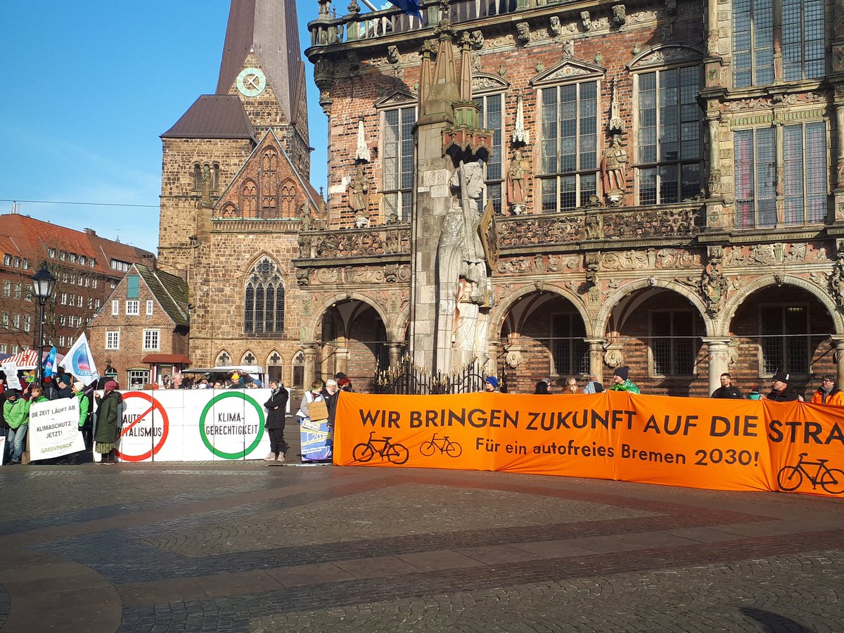 Der Autokapitalismus muss gestoppt werden, da nach der Energiewirtschaft der Verkehr den höchsten #Co2-Ausstoß ausmacht. Nicht das Klima, sondern die Autoindustrie und ihre Profite auf Kosten der Umwelt und den Rücken der Arbeiter:innen werden geschützt. Highway to #climateHell