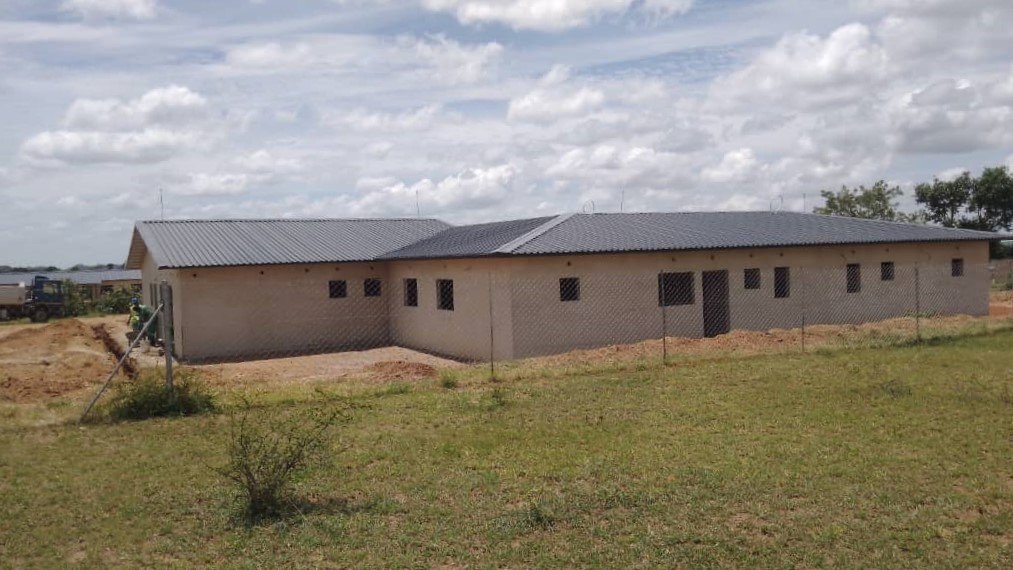 Built2CareZim's tweet photo. Skimming at Mataga Health Centre is practically complete and painting has now begun. https://t.co/w4ab6GG9kq