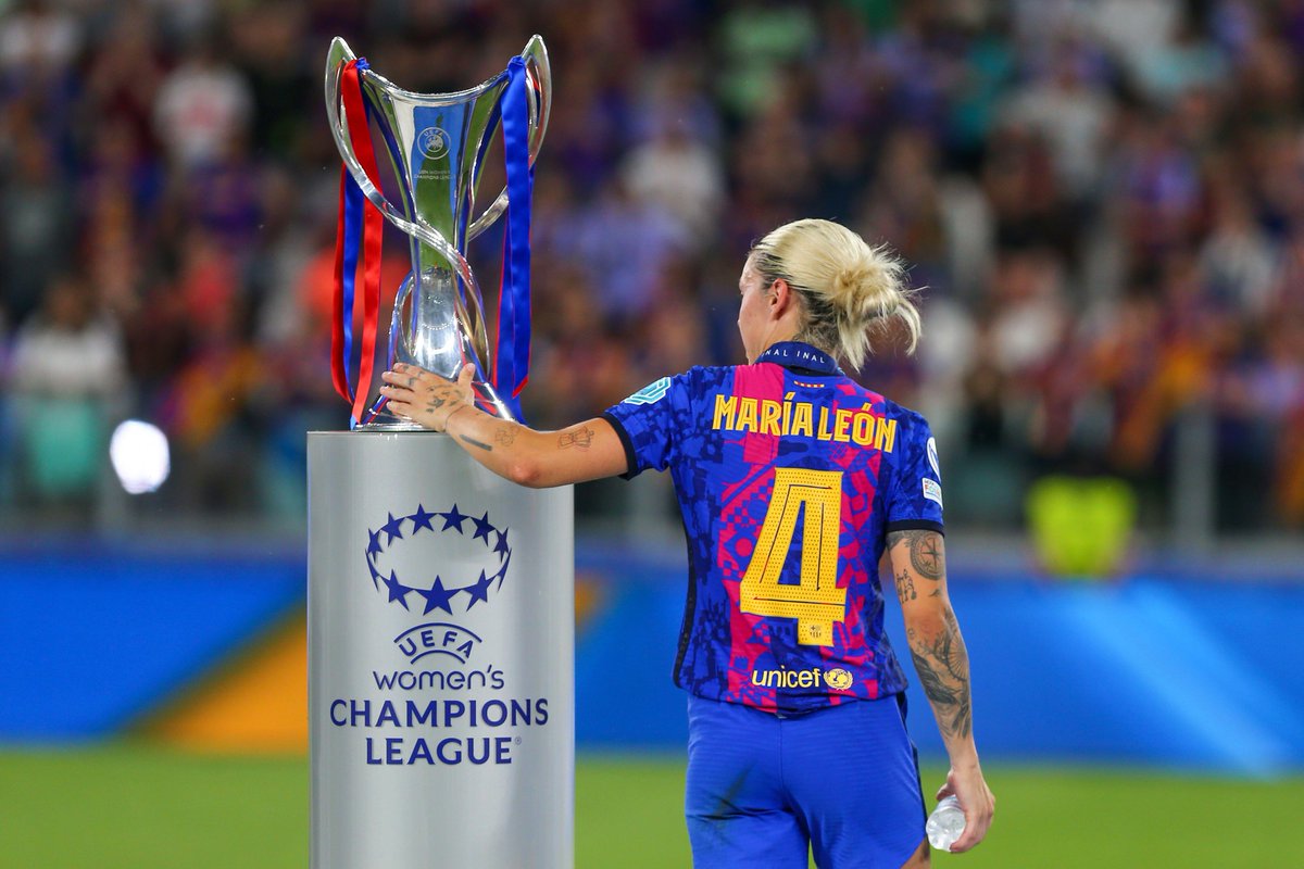 Squawka's tweet image. Draw for the #WUCL quarter-finals:

◉ Bayern Munich vs Arsenal
◉ Lyon vs Chelsea
◉ Roma vs Barcelona
◉ PSG vs Wolfsburg