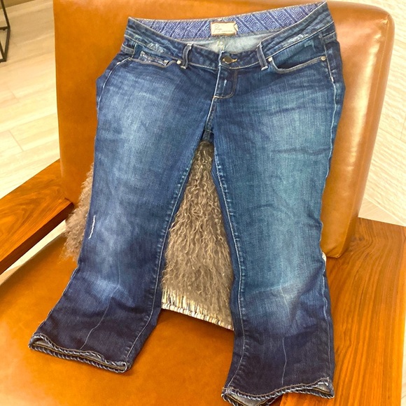 barn_burn's tweet photo. So good I had to share! Check out all the items I'm loving on @Poshmarkapp from @RedLipsSara #poshmark #fashion #style #shopmycloset #jcrew #paige #clothstone: https://t.co/a9S8PFd3nB https://t.co/J8f2v8nHl3