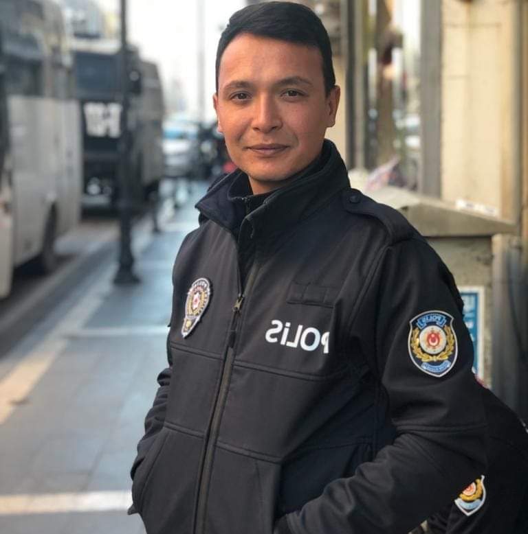 Polis Memuru Halil Duran ve eşinin naaşlarına ulaşıldı. Mekanları cennet olsun.

#Gaziantep