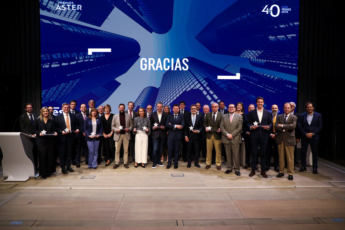 Fllano's tweet photo. Ayer pudimos disfrutar de la 40.ª edición de los #PremiosAster en la torre @Cepsa de Madrid.

¡Enhorabuena a todos los premiados y a todos los asistentes por acompañarnos en este gran día para ESIC! https://t.co/uOymurHzz6
