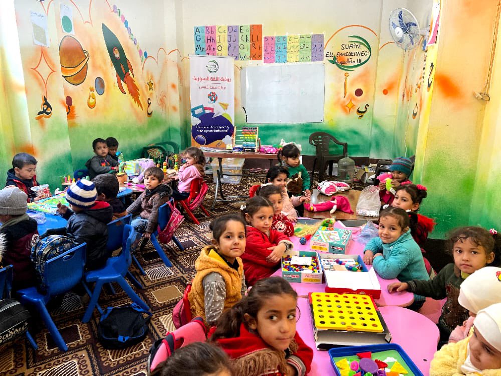 serene_dardari's tweet photo. Your donations are sent in installments to #Afrin in #Syria, where the very trusted educators of our educational #safe_spaces are building tents, packing dry goods and purchasing winterization items.
#Kahramanmaras
#TurkeyEarthquake
#Syria_earthquake
#Syria_Turkey_Earthquake https://t.co/MaaeHecGL7