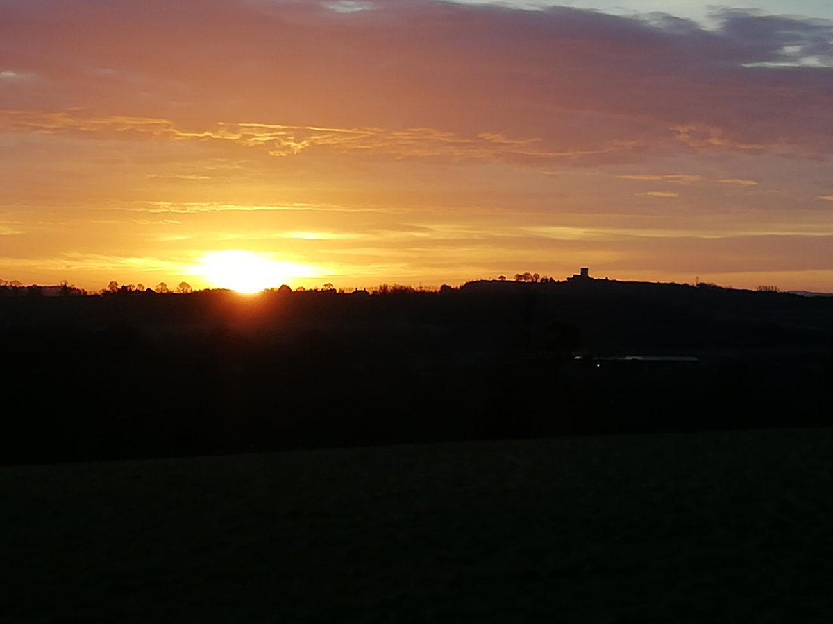 Beautiful sunrise over Breedon on the Hill this morning 🌞