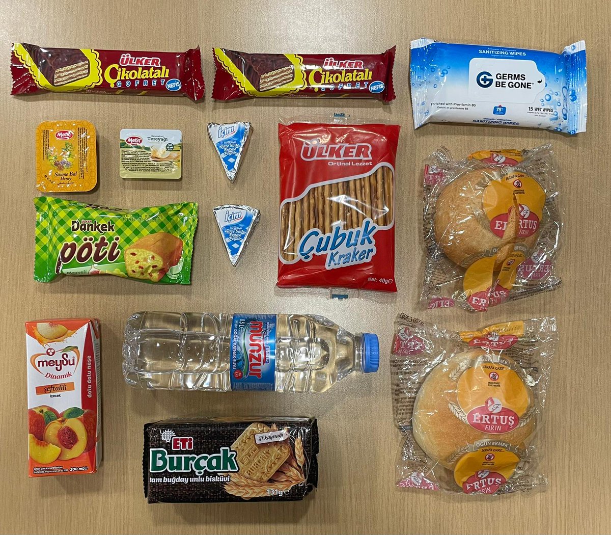 ilimyayma's tweet photo. Deprem bölgesindeki vatandaşlarımıza yardımlarımız devam ediyor. Lisans yurdu öğrencilerimizin kendi aralarında topladıkları maddi kaynaklarla afet bölgesine ulaştırılmak üzere 1000 adet kumanya gönderildi. https://t.co/sBqUwRWLOZ
