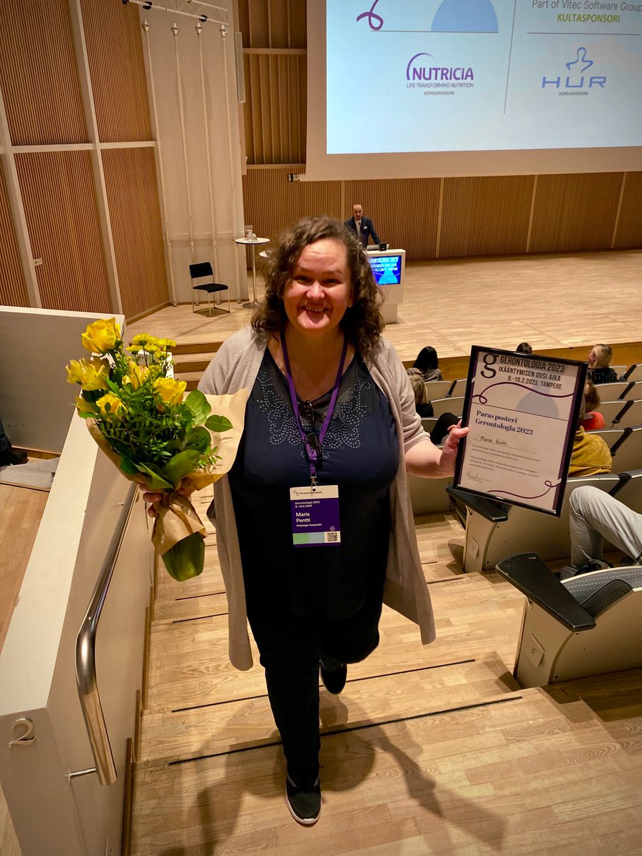RoittoHM's tweet photo. Gerontologia2023 kongressin päätösjuhla toi iloisen yllätyksen.  Fysioterapeuttimme Maria Pentin tutkimustyö geriatrian poliklinikan etäkuntoutuksesta palkittiin parhaana posterina 👏
Liike on lääke! Varsinkin kun se tehdään voimavaralähtöisesti 

@helsinginsote @HelsinkiLiikkuu https://t.co/r6aO5NJxKj