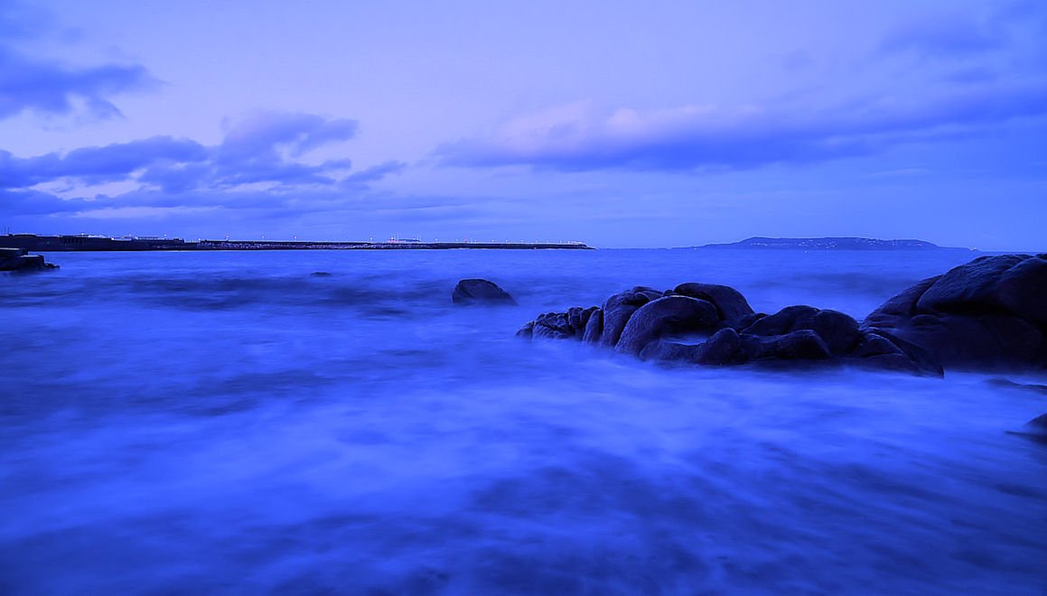 Smooth Wather (Long Exposure)  #dun_laoghaire_town #dunlaoghaireseafront #dunlaoghaireharbour #seafrontview #landscape #landscapephotography #lovindublin #dunlaoghaireharbour