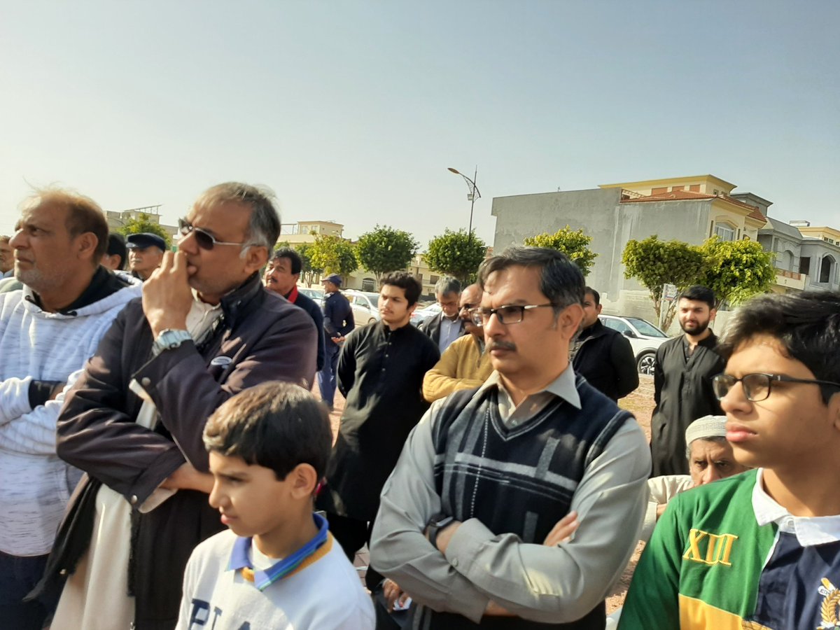 SOBEROfficial2's tweet photo. Today's Community Meeting called by Society of Bahria Enclave Residents Islamabad. Residents demand Bahria Enclave management to lay gas pipelines and provide gas connections or continue gas cylinder supply https://t.co/LSdjxCPeQq