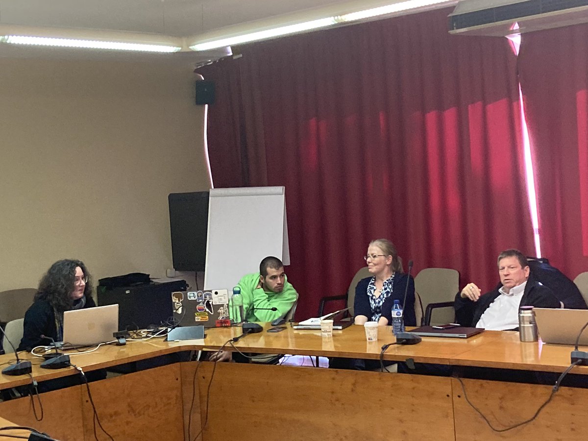 Finishing the workshop Debra Titone presented for discussion the McGill groups research on multilingual language