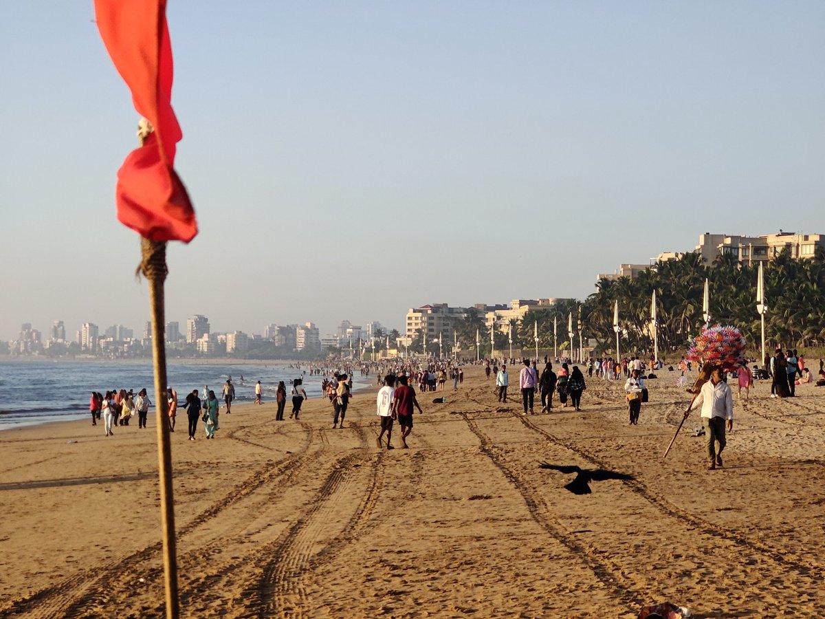 BhaumikBheda1's tweet image. The Bliss of being a part of the crowd &amp;amp; tune of Mumbai ❤️

Missed this beautiful chaos 🙏

Shot on @oneplus 9 Pro #ShotonOnePlus #OnePlus9Pro @OnePlus_IN @OnePlus_USA 
#ShotOnSnapdragon @Snapdragon