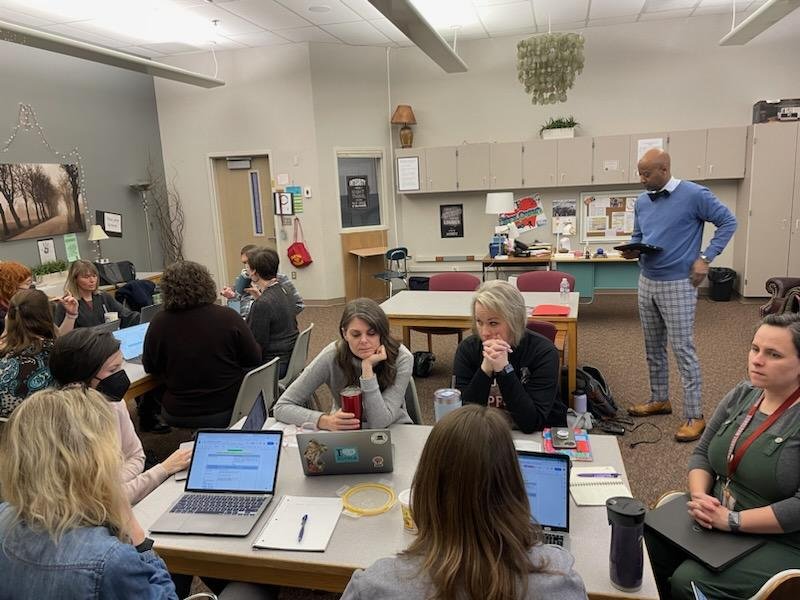WACSTP's tweet photo. Teachers from Thurgood Marshall middle school in Olympia dig into the five #CRE planning questions. @DrYemiS @OlympiaSchools
#WAedu #TeachingResidency #CulturallyResponsiveEducation https://t.co/Xzx17fDatA