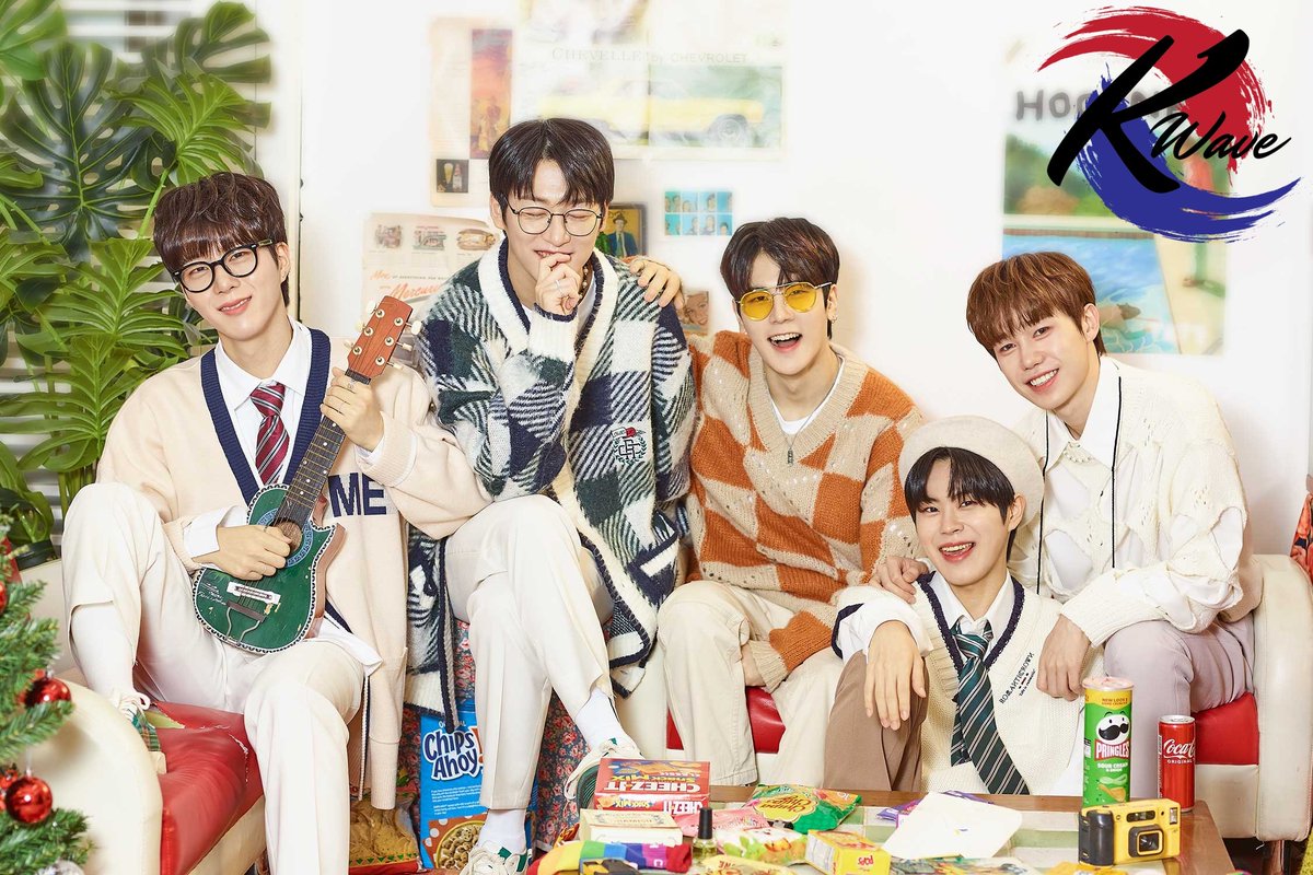 KWaveByMarie's tweet photo. Hoy les presentamos al grupo rookie @DGNT_Official! 

El grupo está formado por: Luo, Luke, Minseok, On y Hyeongjin. 

DIGNITY, significa autoestima, y esperan ser un grupo que simpatiza con el público a través de la música y a la vez encontrar la verdadera felicidad. https://t.co/1UMPn9vfSo
