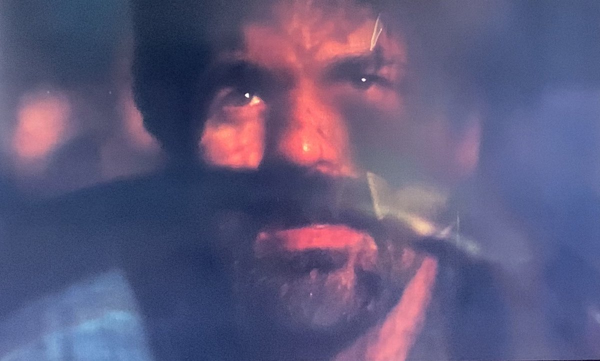 richesofchaos's tweet photo. This bit in I KNOW THIS MUCH IS TRUE where Ruffalo is driving away from Poots and stalls for a beat to run his wipers and smear her image before backing out is obvious but it’s also one of the best things I’ve seen in any series in the prestige era. Jody Lee Lipes just hotdogging https://t.co/bBS1JuGbew
