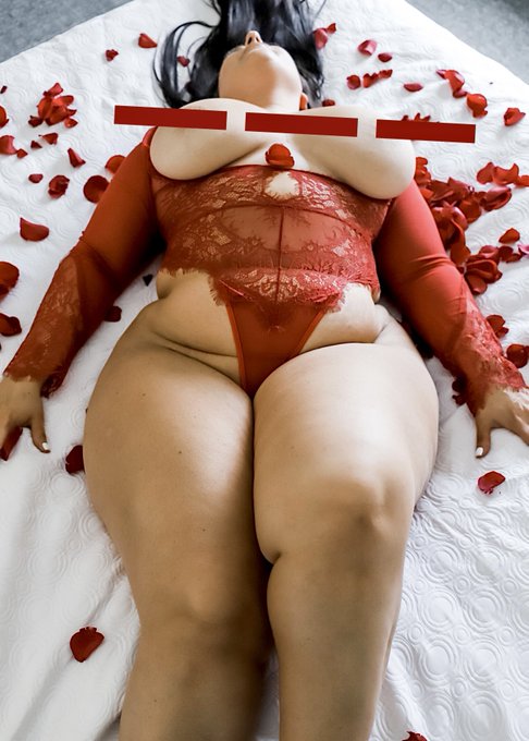 Be Mine ? https://t.co/NSbni6YNLK