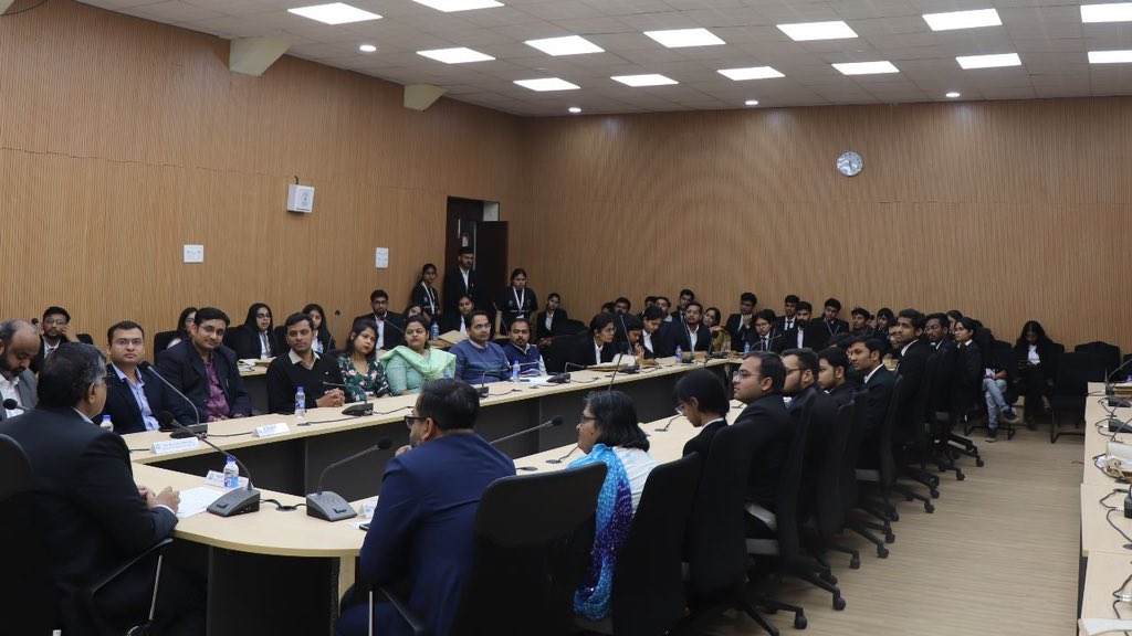 DNLUofficial's tweet photo. It was a day of excitement and high energy as the Moot Court Committee of Dharmashastra National Law University, Jabalpur welcomed participants from far and wide for the much-anticipated NHRC-DNLU National Moot Court Competition. (1/2)

#nhrcdnlumoot #nlu #dnlu #clat https://t.co/yNaJExNJhL
