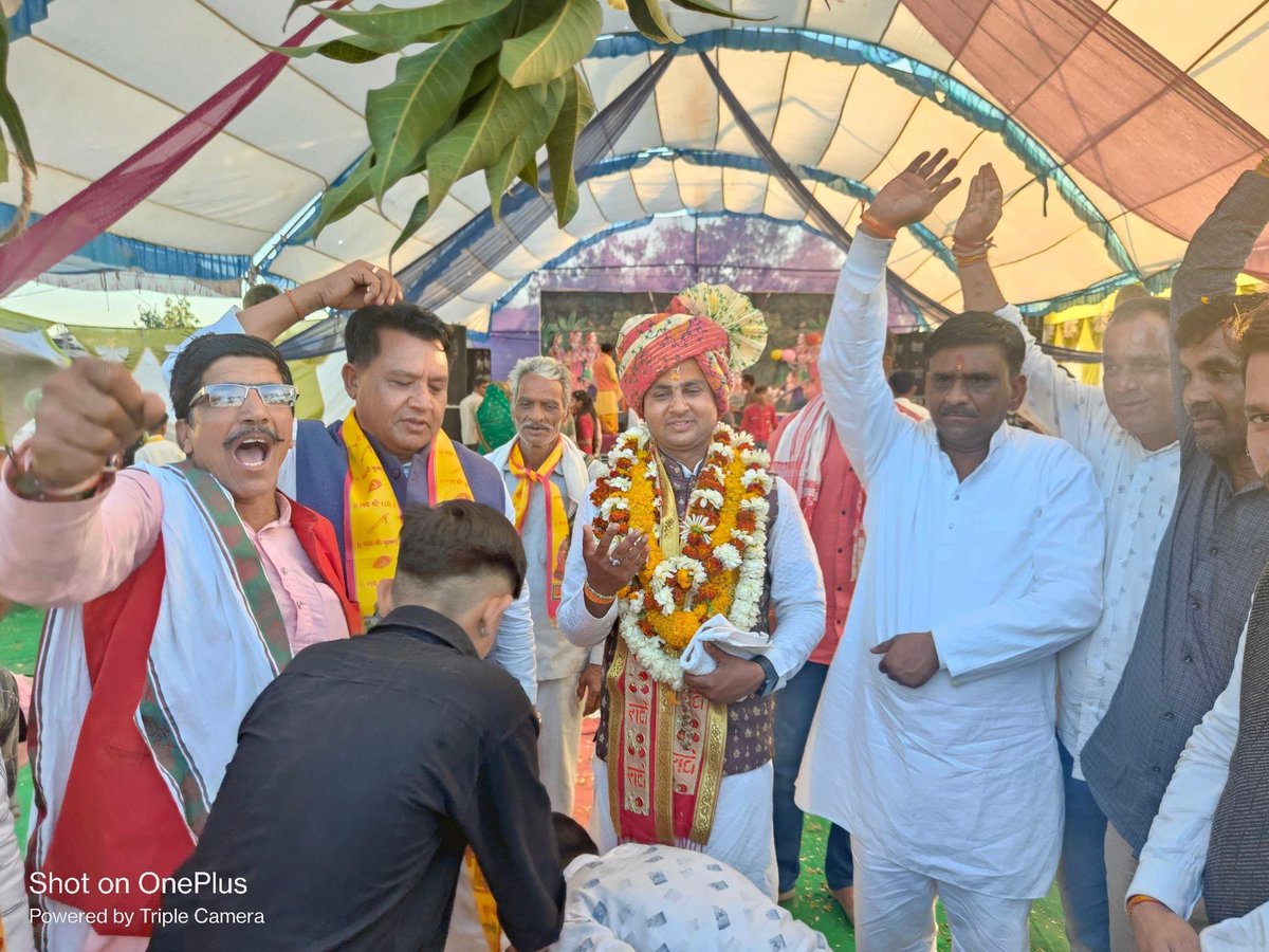 Mohansinghinc2's tweet photo. जय श्री राधे राधे
आज क्षेत्र के विभिन्न धार्मिक कार्यक्रमों में पहुँचकर धर्म लाभ लिया व क्षेत्रवासीयो से मिलना हुआ।
#mohansinghyadav
#mungaoli034 https://t.co/DTqNdflDu9