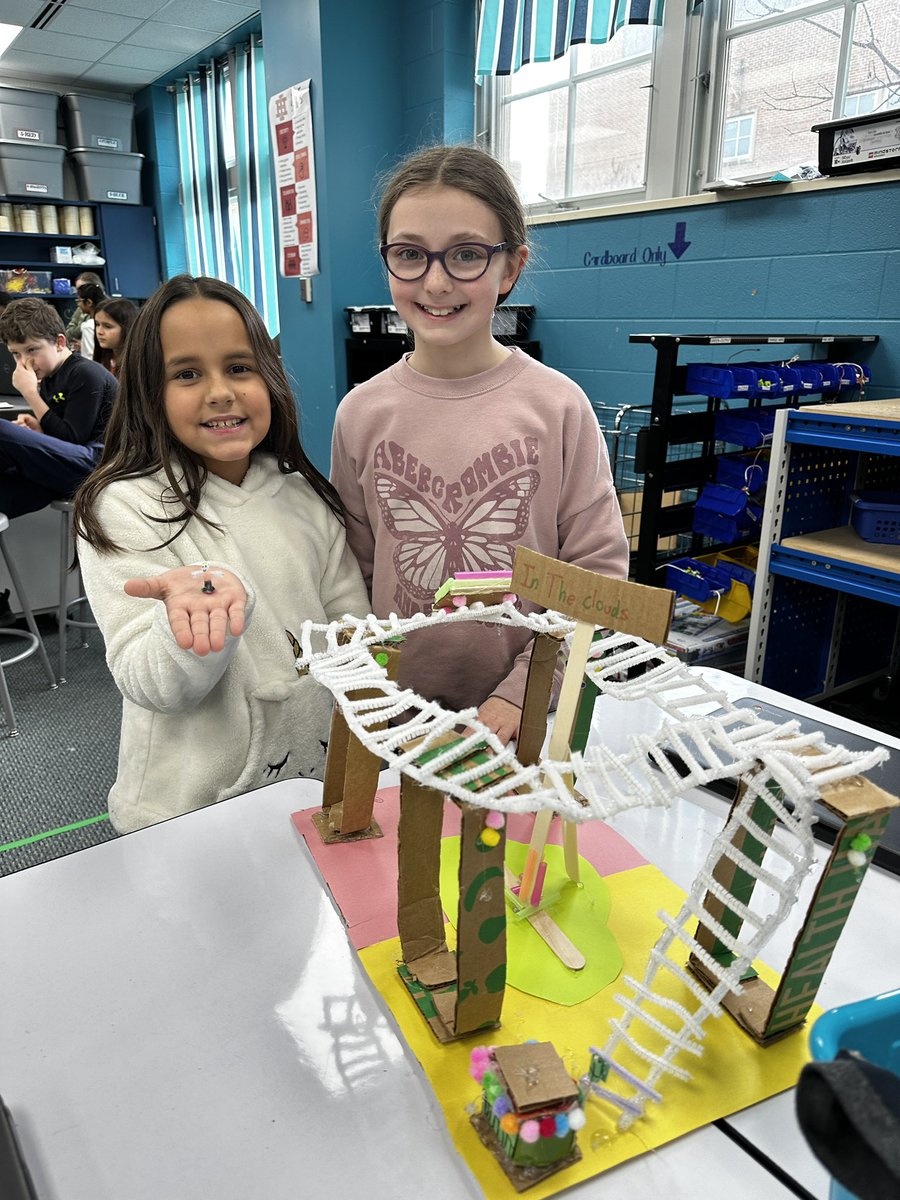Imagineering (imagine+engineering) in action in 4th grade. Students used the 5 C’s and design thinking to create a digital theme park and build a main attraction. Showcase Day! <a href="/IHElementary/">IHElementary</a> #IHPromise #IH_STEM #IHESiLab