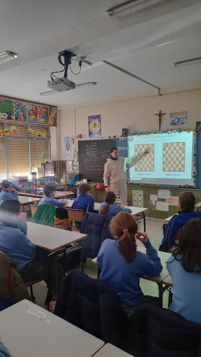 🗓️Una semana más, las chicas👧 y los chicos👦 de 6️⃣de #Primaria ponen a funcionar sus neuronas 🤯👾 con los retos de #ajedrezenelaula ¿Quién hará jaque mate en un solo movimiento ⁉️🤨

#TESELA
#ColegiosHHCC
#EducaciónVicenciana
#SaberMásParaServirMejor
#ConstruimosSueñosDePaz