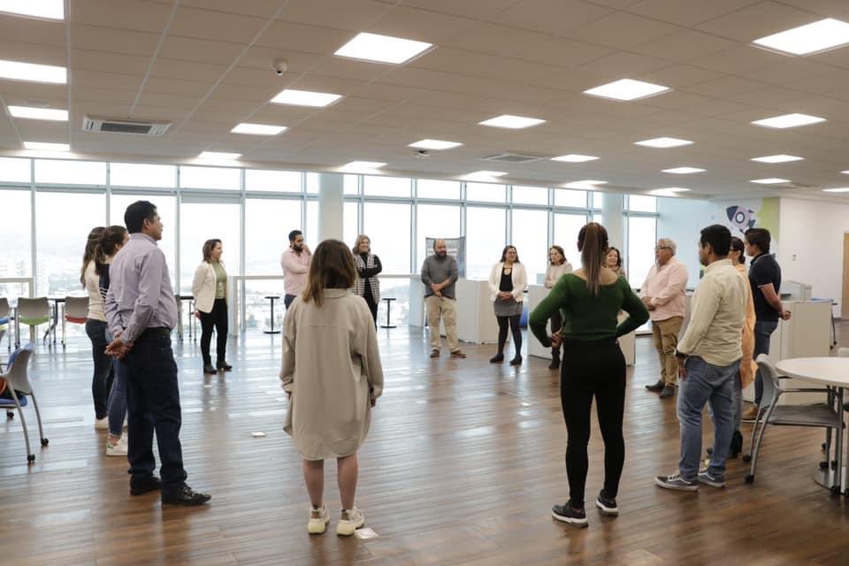 GenniferHegu's tweet photo. El estrés, ¿impulsa o detiene tu proyecto?

El día de ayer estuvimos en la primera edición de Spacio i de este 2023. Muchas gracias a Rosy D’amico por la ponencia tan interesante que nos brindaste. 

Recuerda seguirnos en nuestras redes sociales @COPARMEX_LEON https://t.co/oFkydNIZcT