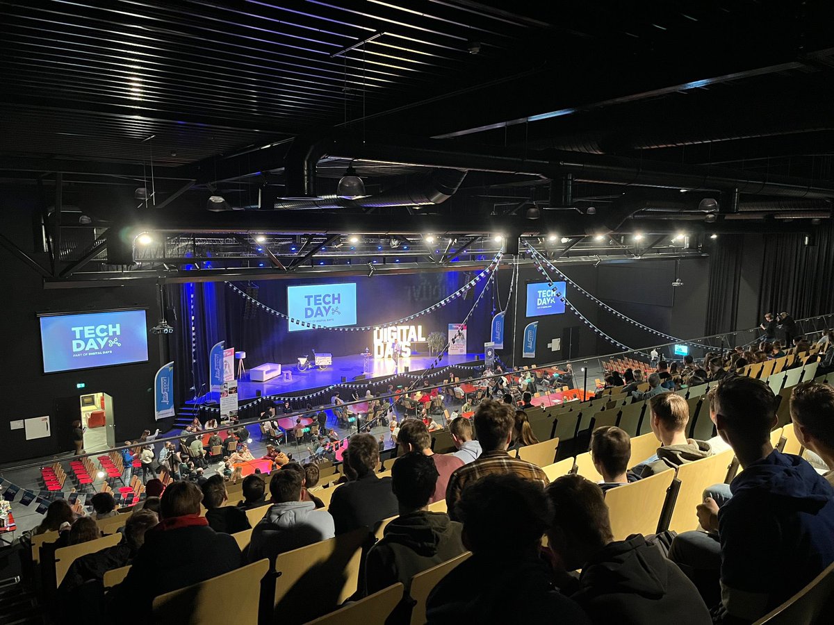 gvalkenburg's tweet photo. Het was me het dagje wel.. Iedereen bedankt voor hulp, sponsoring, blije gezichten, publiciteit, etc! GameBattle is ook gestart inmiddels. https://t.co/uGnmpwHlxV