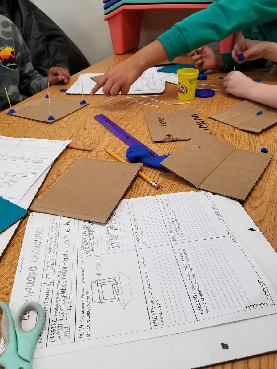 TheBartonBuzz's tweet photo. Collaboration:  Yes, we are building in class, but MOST importantly we are building our future!  #futureready #LiscanoProud #LiscanoEXTRA5 #FISDWeAreOne @LiscanoElem https://t.co/T2FsLHxiZF